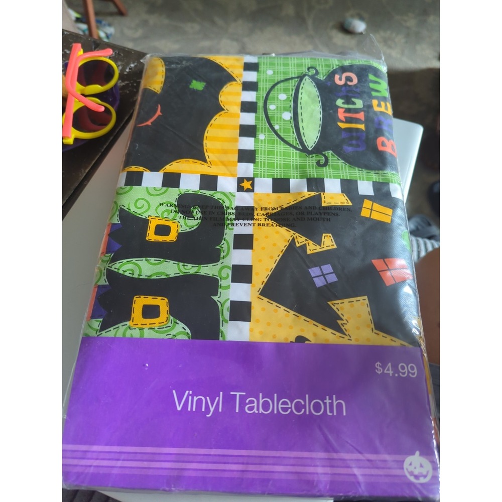 CVS Halloween Vinyl Tablecloth That's Pumpkins Witches Brew 52x70 Rectangle